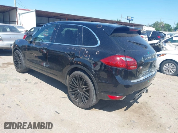 2014 Porsche Cayenne Turbo S E-Hybrid z VIN WP1AA2A24ELA07504, wystawiony jako IAAI lot #41967592 z przebiegiem 114 308 mil mil oraz . Historia ofert i sprzedaży dostępna na DreamBid. Obrazek 3.