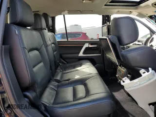 2016 Toyota Land Cruiser z VIN JTMCY7AJ1G4042914, wystawiony jako Copart lot #45317325 z przebiegiem 61 530 mil mil oraz Nie do naprawy • Non repairable. Historia ofert i sprzedaży dostępna na DreamBid. Obrazek 11.