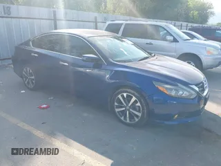 2017 Nissan Altima SV z VIN 1N4AL3AP1HC495379, wystawiony jako IAAI lot #42394409 z przebiegiem 116 784 mil mil oraz . Historia ofert i sprzedaży dostępna na DreamBid. Obrazek 1.