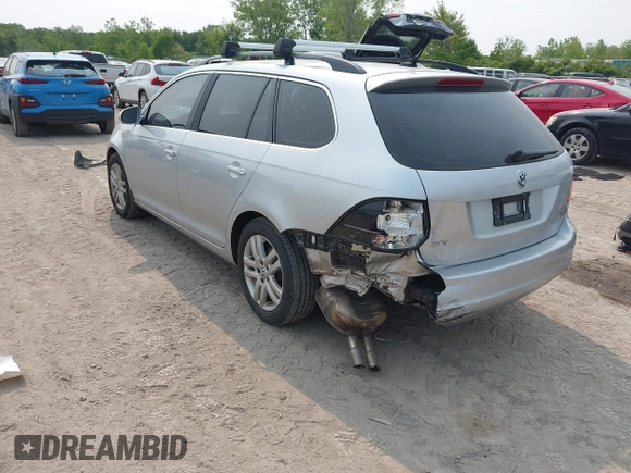 2014 Volkswagen Jetta TDI w/Sunroof & Nav z VIN 3VWPL7AJ3EM618503, wystawiony jako IAAI lot #42352147 z przebiegiem 94 341 mil mil oraz . Historia ofert i sprzedaży dostępna na DreamBid. Obrazek 3.