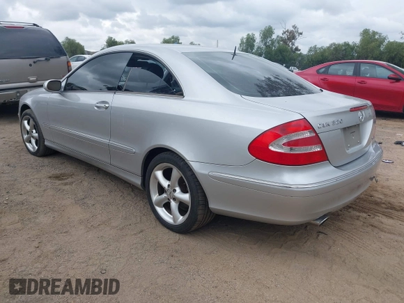 2005 Mercedes-Benz CLK 320 with VIN WDBTJ65J25F133005, listed as a IAAI auction lot 42052519 with 158,186 mi miles and . Bid and sale history available at DreamBid. Image 3.