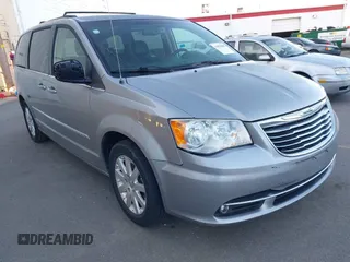 2014 Chrysler Town & Country Touring z VIN 2C4RC1BG2ER444573, wystawiony jako IAAI lot #41821066 z przebiegiem 190 323 mil mil oraz . Historia ofert i sprzedaży dostępna na DreamBid. Obrazek 1.
