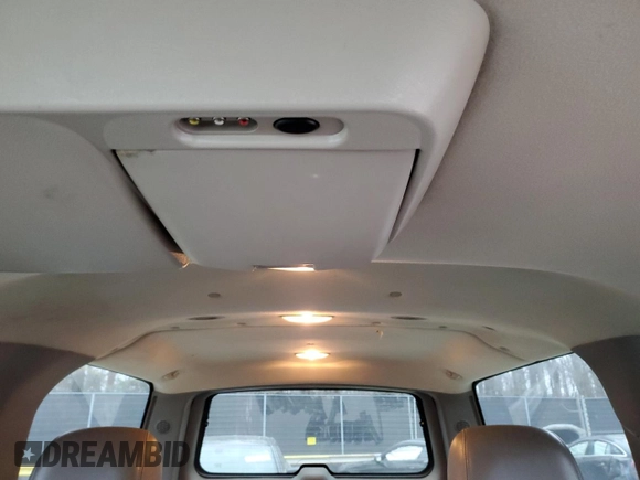 2005 Chevrolet Suburban LT with VIN 1GNFK16Z95J151301, listed as a Copart auction lot 83642854 with 190,221 mi miles and Salvage title. Bid and sale history available at DreamBid. Image 10.