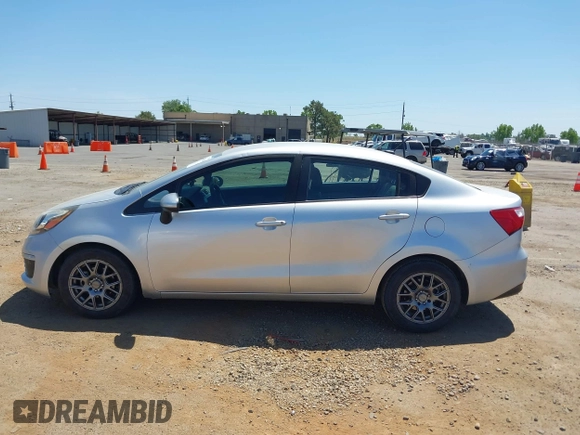 2017 Kia Rio LX z VIN KNADM4A30H6043779, wystawiony jako IAAI lot #42231580 z przebiegiem 123 861 mil mil oraz . Historia ofert i sprzedaży dostępna na DreamBid. Obrazek 14.