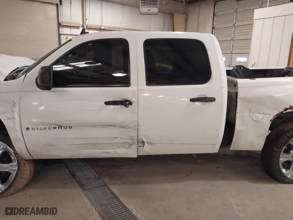 2007 Chevrolet Silverado 1500 LT w/1LT with VIN 3GCEK13M87G511191, listed as a IAAI auction lot 41370943 with 239,378 mi miles. Bid and sale history available at carsss.com. Image 14.
