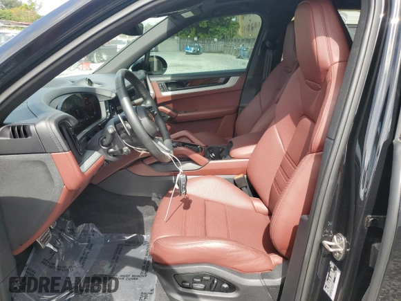 2024 Porsche Cayenne S with VIN WP1AL2AY7RDA33299, listed as a Copart auction lot 60818305 with 3,599 mi miles and Non repairable. Bid and sale history available at DreamBid. Image 7.
