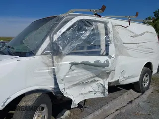 2003 Chevrolet Express Cargo Van with VIN 1GCFG15T631105901, listed as a IAAI auction lot 41685138 with 197,571 mi miles. Bid and sale history available at carsss.com. Image 6.