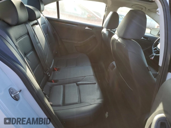 2017 Volkswagen Jetta SEL с VIN 3VWL17AJ5HM312931, выставлен на аукционе Copart как лот 52101195 с пробегом 37 192 миль миль и Списание • Salvage title. История ставок и продаж доступна на DreamBid. Изображение 10.