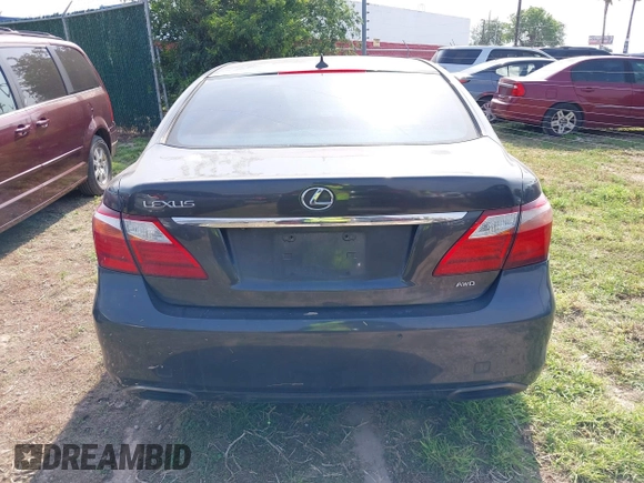 2011 Lexus LS 460 z VIN JTHCL5EF8B5011217, wystawiony jako IAAI lot #41941389 z przebiegiem Nie podano mil oraz . Historia ofert i sprzedaży dostępna na DreamBid. Obrazek 16.