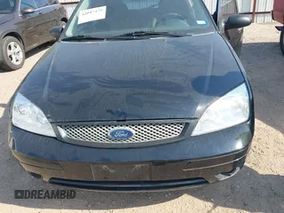 2005 Ford Focus S with VIN 3FAFP37N95R110485, listed as a IAAI auction lot 42047479 with 167,475 mi miles and . Bid and sale history available at carsss.com. Image 6.