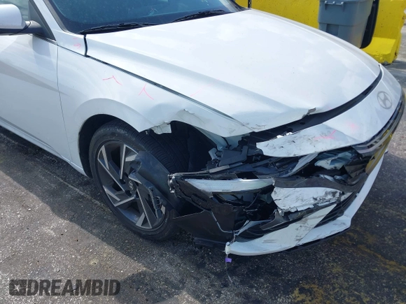 2025 Hyundai Elantra SEL Convenience with VIN KMHLS4DG8SU926062, listed as a IAAI auction lot 42098106 with 7,127 mi miles and . Bid and sale history available at DreamBid. Image 6.