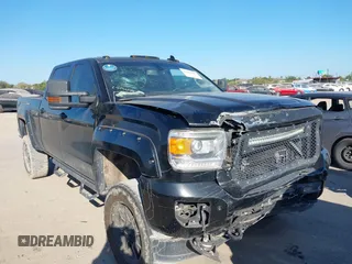 2016 GMC Sierra 2500HD Denali z VIN 1GT12UEG4GF267080, wystawiony jako IAAI lot #40440389 z przebiegiem 186 963 mil mil oraz . Historia ofert i sprzedaży dostępna na DreamBid. Obrazek 1.