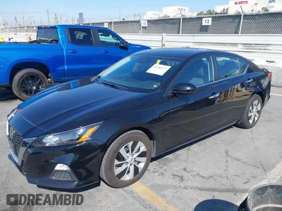 2022 Nissan Altima 2.5 S with VIN 1N4BL4BV1NN405297, listed as a IAAI auction lot 40446677 with 72,927 mi miles. Bid and sale history available at carsss.com. Image 2.