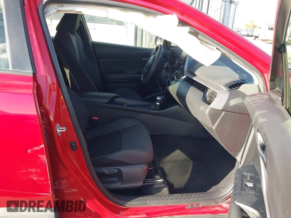 2020 Toyota C-HR LE with VIN JTNKHMBX6L1069871, listed as a IAAI auction lot 41626456 with 31,200 mi miles. Bid and sale history available at carsss.com. Image 5.