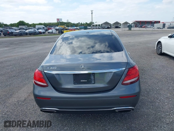 2017 Mercedes-Benz E-Class E 300 Luxury with VIN WDDZF4JB2HA137353, listed as a IAAI auction lot 40830208 with 1 mi miles. Bid and sale history available at carsss.com. Image 16.
