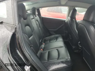 2022 Tesla Model 3 z VIN 5YJ3E1EA6NF371467, wystawiony jako Copart lot #58606025 z przebiegiem 84 706 mil mil oraz Czysty tytuł • Clean title. Historia ofert i sprzedaży dostępna na DreamBid. Obrazek 10.