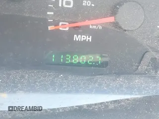 2002 Ford Super Duty F-250 XL with VIN 1FTNF20L92EA36463, listed as a IAAI auction lot 41994490 with 113,802 mi miles. Bid and sale history available at carsss.com. Image 7.