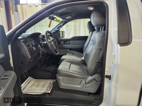 2013 Ford F-150 XL z VIN 1FTMF1CM4DKE18754, wystawiony jako IAAI lot #42844298 z przebiegiem 71 624 mil mil oraz . Historia ofert i sprzedaży dostępna na DreamBid. Obrazek 23.