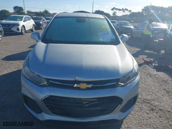 2020 Chevrolet Trax LS with VIN 3GNCJKSB4LL286096, listed as a IAAI auction lot 41466001 with 64,777 mi miles. Bid and sale history available at carsss.com. Image 13.
