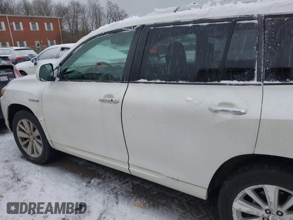 2009 Toyota Highlander Hybrid with VIN JTEEW41A992037404, listed as a IAAI auction lot 41434265 with 197,608 mi miles. Bid and sale history available at carsss.com. Image 14.