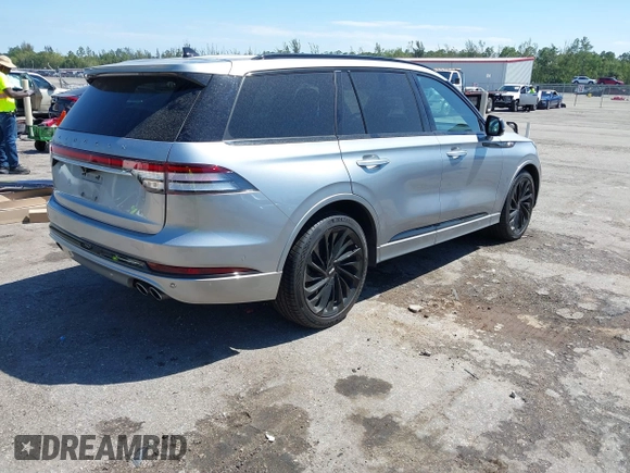 2022 Lincoln Aviator Reserve z VIN 5LM5J7WC8NGL12197, wystawiony jako IAAI lot #41791410 z przebiegiem 68 201 mil mil oraz . Historia ofert i sprzedaży dostępna na DreamBid. Obrazek 4.