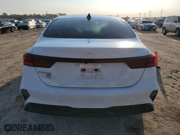2024 Kia Forte LX with VIN 3KPF24AD5RE726244, listed as a Copart auction lot 47210975 with 35,402 mi miles and Salvage Title. Bid and sale history available at carsss.com. Image 6.