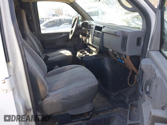 2007 Chevrolet Express Cargo Van with VIN 1GCGG25VX71126543, listed as a IAAI auction lot 41642079 with 97,859 mi miles. Bid and sale history available at carsss.com. Image 5.