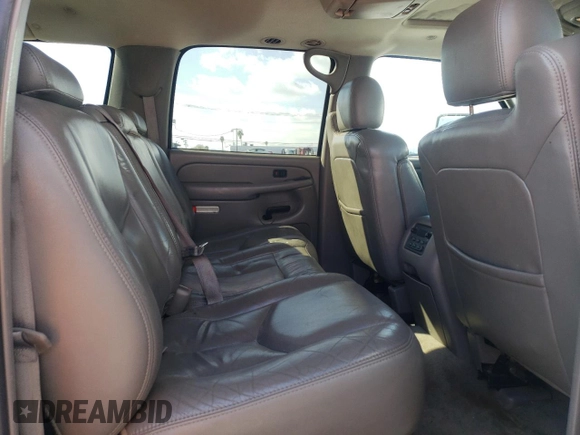 2004 Chevrolet Suburban LS with VIN 3GNGK26U94G215965, listed as a Copart auction lot 88605155 with 161,886 mi miles and Salvage Title. Bid and sale history available at carsss.com. Image 11.
