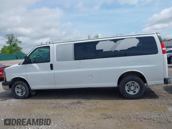 2015 Chevrolet Express Passenger LT с VIN 1GAZG1FG8F1119472, выставлен на аукционе IAAI как лот 42115275 с пробегом 248 382 миль миль и . История ставок и продаж доступна на DreamBid. Изображение 14.