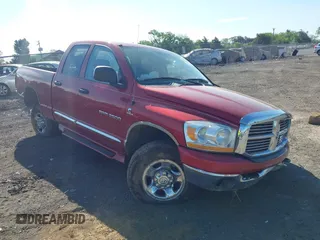 2006 Dodge 2500 SLT z VIN 1D7KS28C76J202159, wystawiony jako IAAI lot #42167349 z przebiegiem 71 407 mil mil oraz . Historia ofert i sprzedaży dostępna na DreamBid. Obrazek 1.