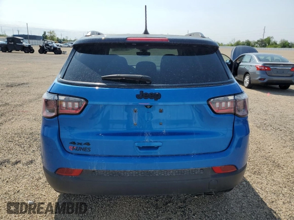2021 Jeep Compass Altitude с VIN 3C4NJDBB0MT558948, выставлен на аукционе Copart как лот 57182965 с пробегом 73 644 миль миль и Списание • Salvage title. История ставок и продаж доступна на DreamBid. Изображение 6.