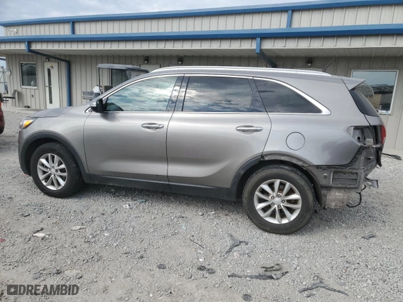 2018 Kia Sorento LX V6 with VIN 5XYPG4A52JG384841, listed as a Copart auction lot 76878914 with 111,861 mi miles and Salvage Title. Bid and sale history available at carsss.com. Image 2.