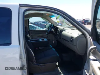 2011 Chevrolet Silverado 1500 with VIN 3GCPCPEA5BG380984, listed as a IAAI auction lot 41739305 with 290,644 mi miles and . Bid and sale history available at DreamBid. Image 5.