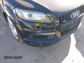 2011 Audi Q7 3.0T S line Prestige with VIN WA1DGBFE8BD005173, listed as a IAAI auction lot 41270572 with 104,732 mi miles. Bid and sale history available at carsss.com. Image 6.