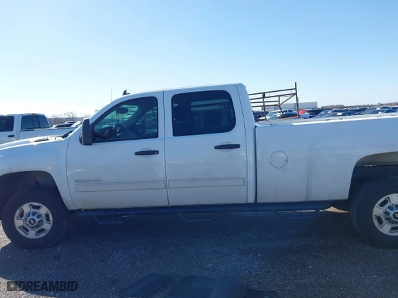 2011 Chevrolet Silverado 2500HD LT with VIN 1GC1CXCG8BF259669, listed as a IAAI auction lot 41710636 with 214,170 mi miles. Bid and sale history available at carsss.com. Image 15.