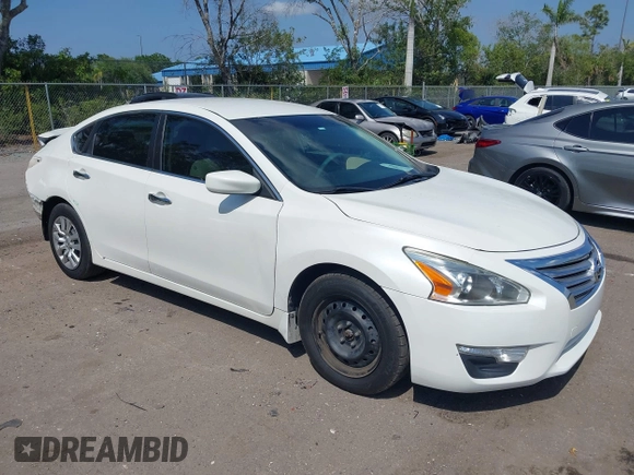 2015 Nissan Altima 2.5 SV with VIN 1N4AL3AP6FC434347, listed as a IAAI auction lot 42058176 with 131,022 mi miles. Bid and sale history available at carsss.com. Image 1.