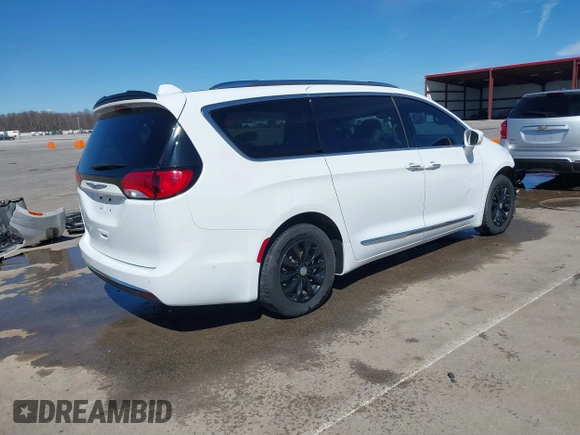 2018 Chrysler Pacifica Touring L Plus z VIN 2C4RC1EG3JR354886, wystawiony jako IAAI lot #41848820 z przebiegiem 109 185 mil mil oraz . Historia ofert i sprzedaży dostępna na DreamBid. Obrazek 4.
