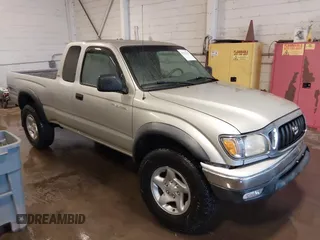 2004 Toyota Tacoma z VIN 5TEWN72N14Z447424, wystawiony jako IAAI lot #42253622 z przebiegiem 166 284 mil mil oraz . Historia ofert i sprzedaży dostępna na DreamBid. Obrazek 1.