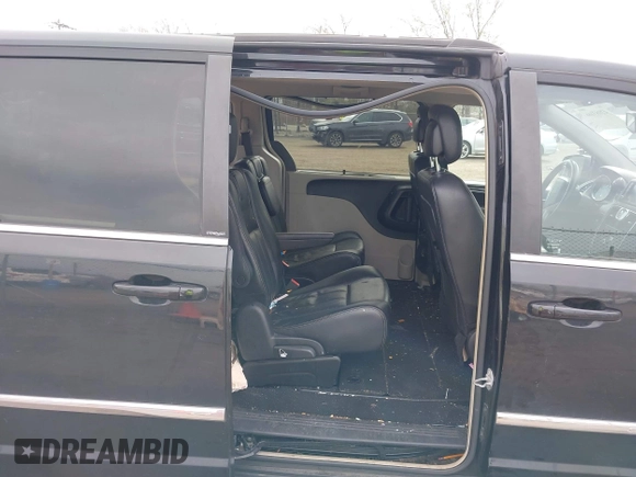 2014 Chrysler Town & Country Touring-L with VIN 2C4RC1CG2ER214952, listed as a IAAI auction lot 42083166 with 188,494 mi miles. Bid and sale history available at carsss.com. Image 8.