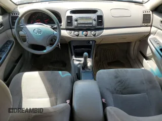 2005 Toyota Camry STD z VIN JTDBE32K850302413, wystawiony jako Copart lot #60884445 z przebiegiem 342 219 mil mil oraz Czysty tytuł • Clean title. Historia ofert i sprzedaży dostępna na DreamBid. Obrazek 8.