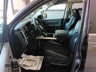 2018 Ram 1500 Big Horn z VIN 1C6RR7LT7JS268052, wystawiony jako IAAI lot #42288431 z przebiegiem 150 189 mil mil oraz . Historia ofert i sprzedaży dostępna na DreamBid. Obrazek 1.
