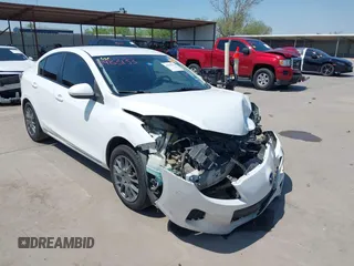2013 Mazda Mazda3 i Sport with VIN JM1BL1U71D1701482, listed as a IAAI auction lot 41983133 with 110,966 mi miles. Bid and sale history available at carsss.com. Image 1.