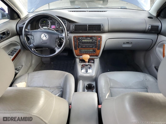 2002 Volkswagen Passat GLX with VIN WVWTH63B82P070975, listed as a Copart auction lot 69512334 with 174,829 mi miles and Salvage Title. Bid and sale history available at carsss.com. Image 8.