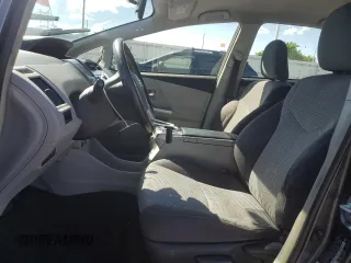 2017 Toyota Prius Two z VIN JTDZN3EUXHJ057687, wystawiony jako Copart lot #57593435 z przebiegiem Nie podano mil oraz Szkoda całkowita • Salvage title. Historia ofert i sprzedaży dostępna na DreamBid. Obrazek 7.