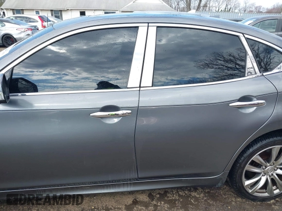 2016 Infiniti Q70 with VIN JN1BY1AR0GM270212, listed as a IAAI auction lot 41889159 with 108,760 mi miles. Bid and sale history available at carsss.com. Image 14.