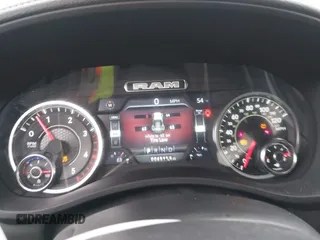 2024 Ram 2500 Laramie z VIN 3C6UR5NL7RG143695, wystawiony jako IAAI lot #41504981 z przebiegiem 6 511 mil mil oraz . Historia ofert i sprzedaży dostępna na DreamBid. Obrazek 7.