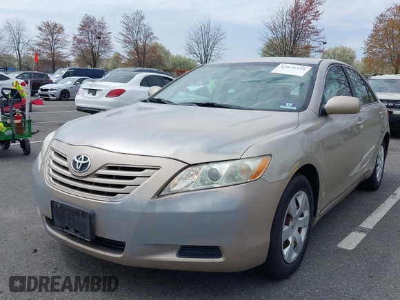 2009 Toyota Camry with VIN 4T1BE46K19U881366, listed as a IAAI auction lot 42039334 with 208,016 mi miles. Bid and sale history available at carsss.com. Image 2.