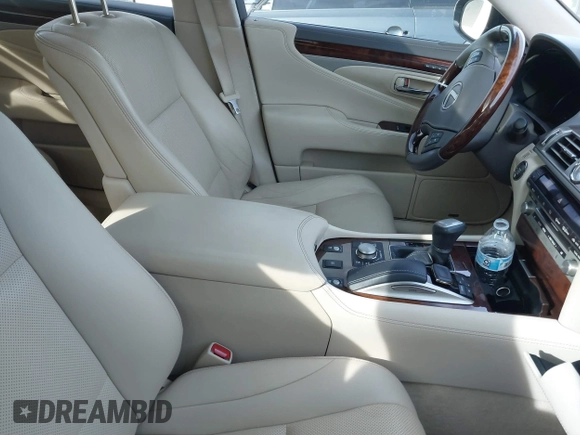 2016 Lexus LS 460 L with VIN JTHGL5EF0G5056502, listed as a IAAI auction lot 41012399 with 77,031 mi miles and . Bid and sale history available at DreamBid. Image 5.