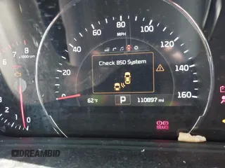 2016 Kia Sorento SX with VIN 5XYPKDA51GG072940, listed as a IAAI auction lot 42017504 with 110,897 mi miles. Bid and sale history available at carsss.com. Image 7.