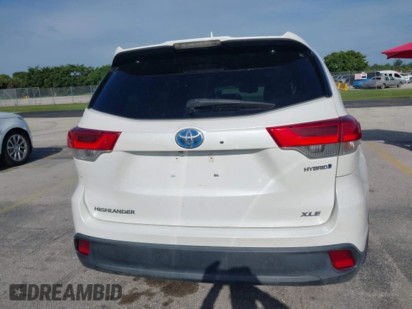 2018 Toyota Highlander Hybrid XLE с VIN 5TDJGRFH2JS051886, выставлен на аукционе IAAI как лот 42739821 с пробегом 131 880 миль миль и . История ставок и продаж доступна на DreamBid. Изображение 16.